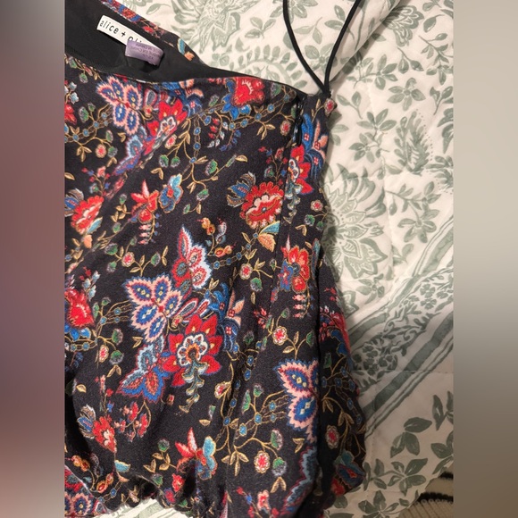 Alice + Olivia Off-Shoulder Floral Top - Picture 6 of 7